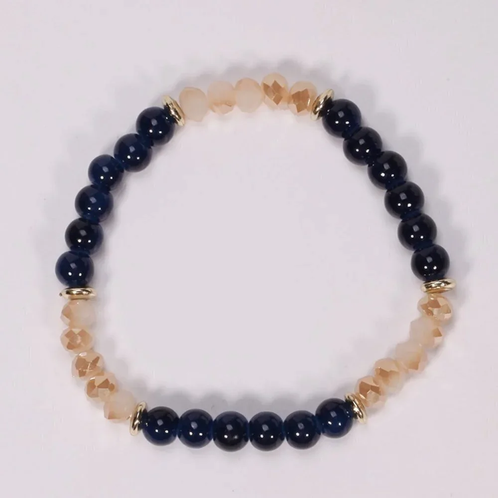 Multilayer Leaf Pendant Bracelet